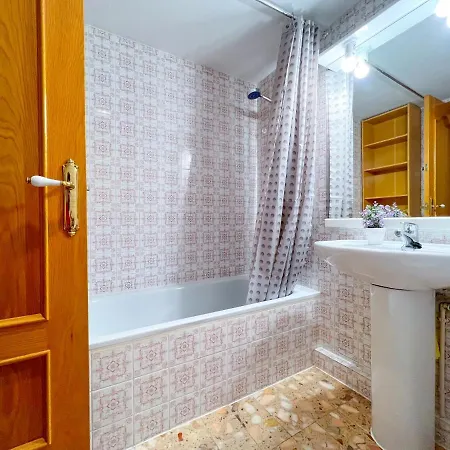 Apartamento Nina, 3 Hab, 2 Banos, Playa, A/a,6 Pers Salou